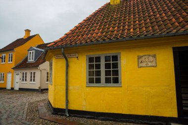 Odense, Danimarka: Hans Christian Andersen 'in doğduğu yer, dünyaca tanınan hikaye anlatıcısı. Eski Odense kasabası, Danimarka.
