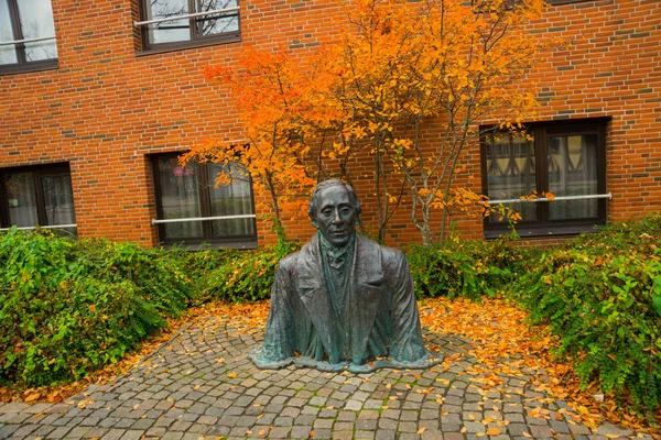 Odense, Dánsko: socha spisovatele H.C. Andersena v Odense v Dánsku — Stock fotografie