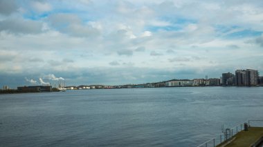 Aalborg, Danimarka: Rıhtımdan nehre ve fabrikalara kadar güzel bir manzara. Aalborg