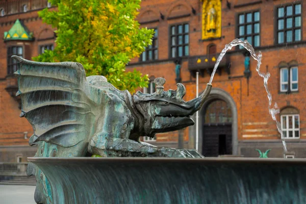COPENHAGEN, DENMARK: Bronze dragon statue in front of the Copenhagen City Hall, Denmark — Stock Photo, Image