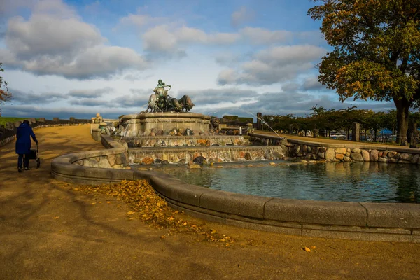 Kodaň, Dánsko: Gefionská fontána v Gefjunu proměnila své čtyři syny v voly — Stock fotografie