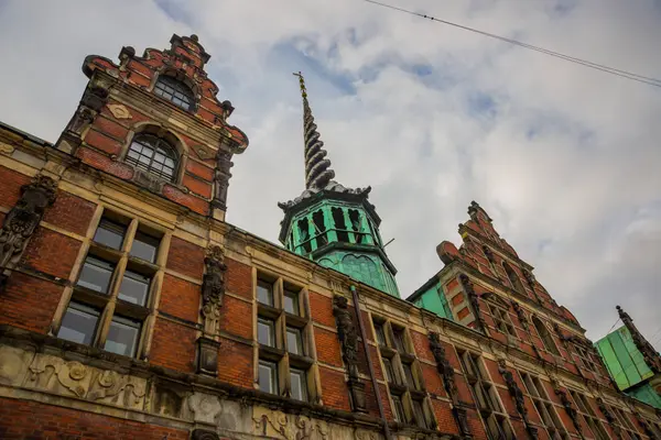 COPENGEN, DENMARK: Borsen - the oldest building and The Stock Exchange on Slotsholmen in central Copenhagen — Stock Photo, Image