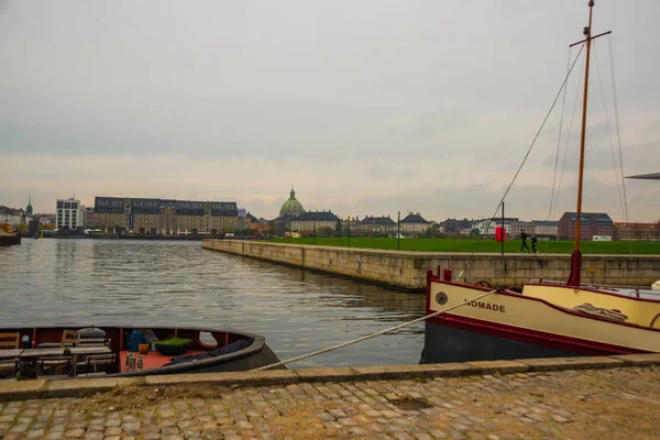 Koppenhága, Dánia: A frigyes templom kupolája Koppenhágában, Dániában — Stock Fotó
