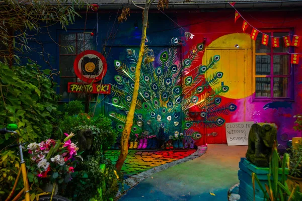 COPENHAGEN, DANIMARCA: Galleria d'arte a Freetown Christiania - una comunità di hippy intenzionali a Copenaghen — Foto Stock