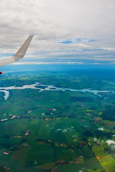 Manaus, Amazonas, Brazilië: bovenaanzicht van de rivier. Mooi land — Stockfoto