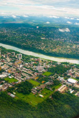 Manaus, Amazonas, Brezilya: nehrin üst görünümü. Güzel topraklar