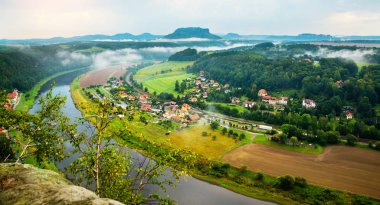 Rathen Resort 'un güzel manzarası ve Saxo, Bastei' den Elbe.