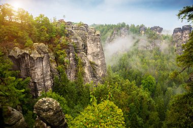 Bastei, Almanya: Nada kayaları olan güzel bir manzara