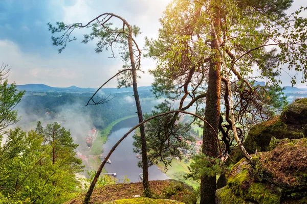 Park Narodowy Saksońska Szwajcaria, Niemcy: Widok z punktu widzenia — Zdjęcie stockowe