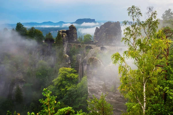 Εθνικό πάρκο Saxon Ελβετία, Γερμανία: Θέα από την άποψη της — Φωτογραφία Αρχείου