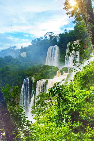 ARGENTINA, IGUAZU: Beatiful view point of Iguazu falls, Peurto Iguazu Argentina. UNESCO World Heritage site. — ストック写真