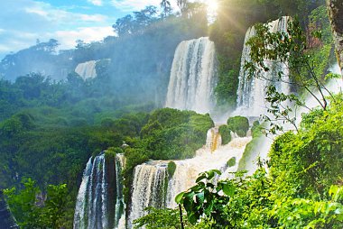 Arjantin, Iguazu: Iguazu Şelaleleri 'nin güzel manzarası, Peurto Iguazu Arjantin. Unesco Dünya Mirası.
