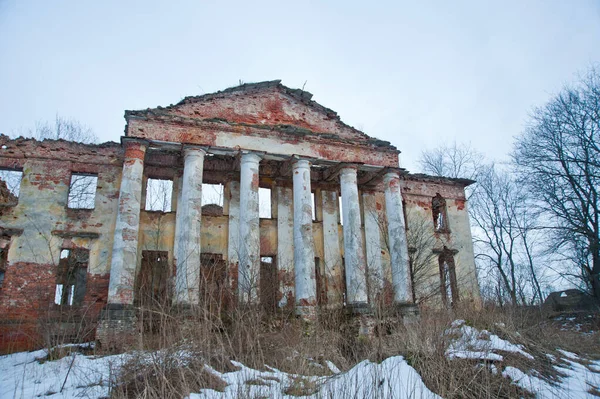 Región Leningrad Rusia Marzo 2014 Vista Los Edificios Antiguos Destruidos —  Fotos de Stock