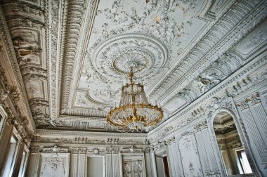 St. Petersburg, Rusya - Nisan 2014: St. Petersburg 'daki Vasilievsky adasının deri hattında terk edilmiş güzel bir iç mekan