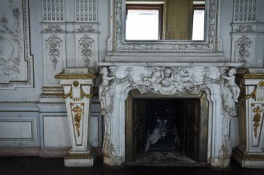 St. Petersburg, Rusya - Nisan 2014: St. Petersburg 'daki Vasilievsky adasının deri hattında terk edilmiş güzel bir iç mekan