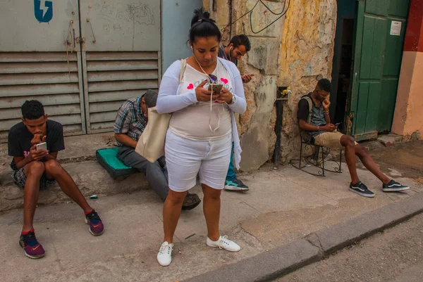 Habana Cuba Marzo 2018 Vista Una Escena Calle Con Residentes —  Fotos de Stock