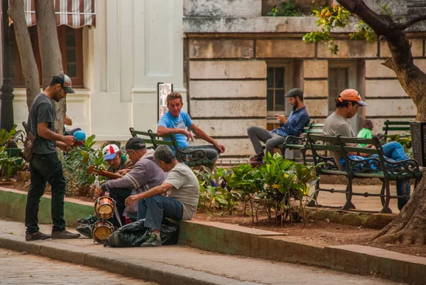 Havana Cuba Березень 2018 Погляд Сцену Вулиці Місцевими Жителями Вулична — стокове фото