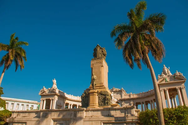 Havana Cuba Maart 2018 Jose Miguel Gomez Monument Aan Avenue — Stockfoto