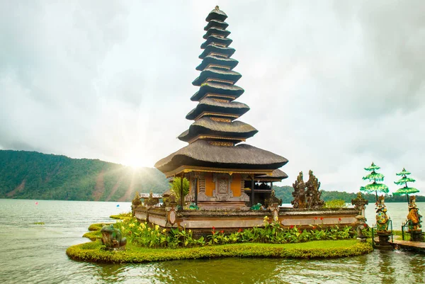 Ubud Bali Indonesia April 2017 Vackert Pura Ulun Danu Batur — Stockfoto