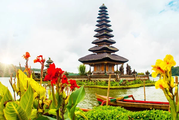 Ubud Bali Indonesia April 2017 Vackert Pura Ulun Danu Batur — Stockfoto