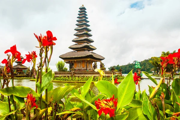 Ubud Bali Indonésia Abril 2017 Beautiful Pura Ulun Danu Batur — Fotografia de Stock