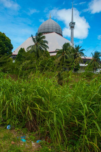 Mezquita Gris Contra Cielo Azul Del Verano Sandakan City Borneo — Foto de Stock