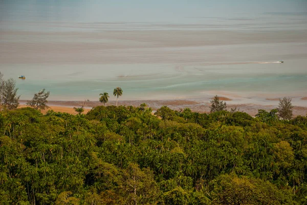 Bako Kuching Sarawak Borneo Malaysia 美丽的风景 能看到巴克国家公园海滩上的风景 有岩石 有山景 靠近库庆 — 图库照片