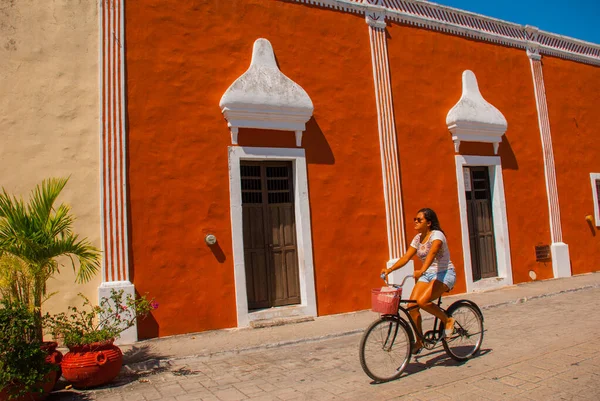 Valladolid Messico Yucatan Marzo 2018 Colorati Edifici Sulla Strada Messicana — Foto Stock
