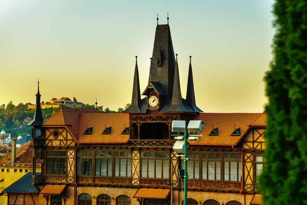 Brasov Transylvania Románia August 2019 Gyönyörű Gótikus Épület Óvárosban Naplementekor — Stock Fotó