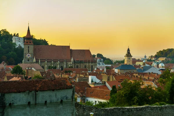 Brasov Transylwania Europa Piękna Rumunia Piękny Krajobraz Miasta Wieczorem Panorama — Zdjęcie stockowe