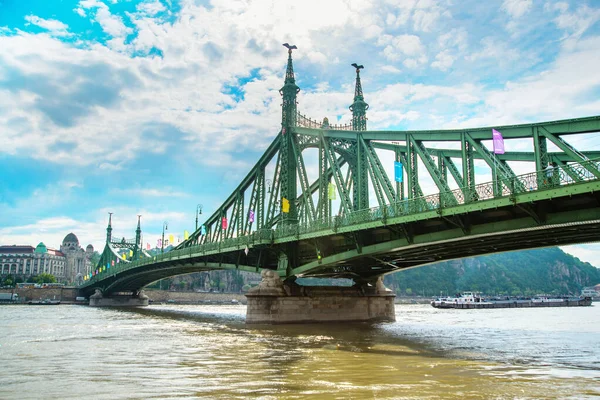 Budapeste Hungria Ponte Liberdade Sobre Rio Danúbio Capital Húngara Budapeste — Fotografia de Stock