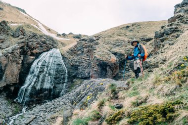 Şelalenin yakınındaki üst düzey Asya fiyatı