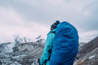 uzun yürüyüşe çıkan kimse kadın Dağları