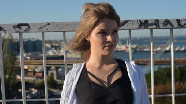 Ung Smuk Kvinde Går Byen – Stock-video