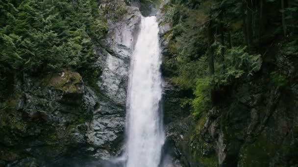 Beautiful Waterfall Mountains Canada British Columbia — Stock Video