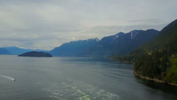2017 美丽鸟瞰的 渡轮渡轮在海洋中移动 马蹄湾 加拿大 — 图库视频影像