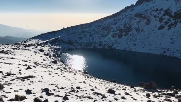 Puesta Sol Sobre Montaña Lago Cielo Atardecer Fondo Montaña Kenia — Vídeos de Stock