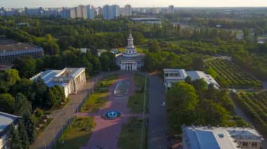 Kiev havadan görünümü. Ukrayna Expo Center.