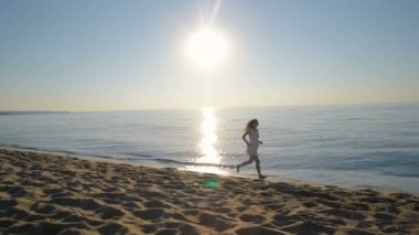 sunset Beach genç güzel kadın