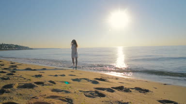 sunset Beach genç güzel kadın