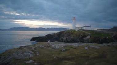 bir uçurum, İrlanda üzerinde güzel fener