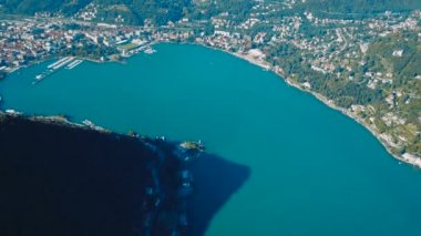 İtalya Como Gölü havadan görünümü