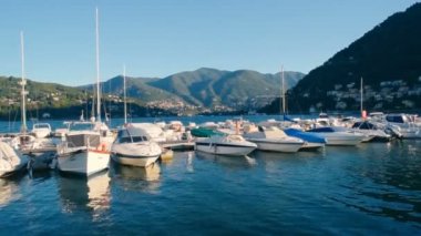 Tekneler ve yatlar Lake Como, İtalya ile güzel liman