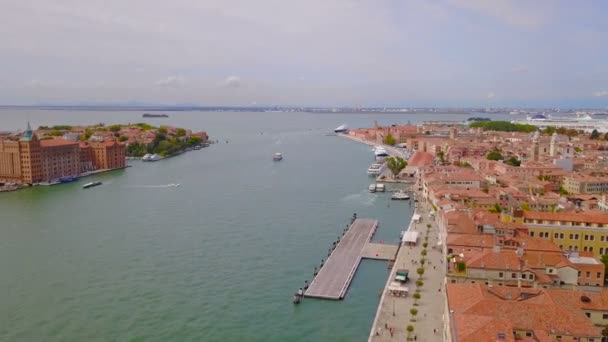 Luchtfoto Van Venetië Canal Met Boten Gebouwen Italië — Stockvideo