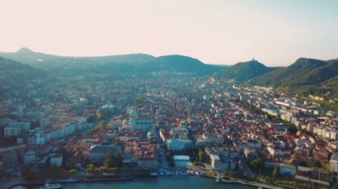 Com göl şehir Como, İtalya ile havadan görünümü