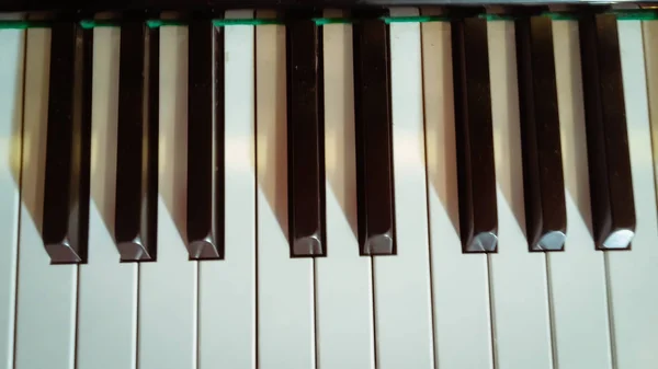 Närbild av pianotangenter — Stockfoto