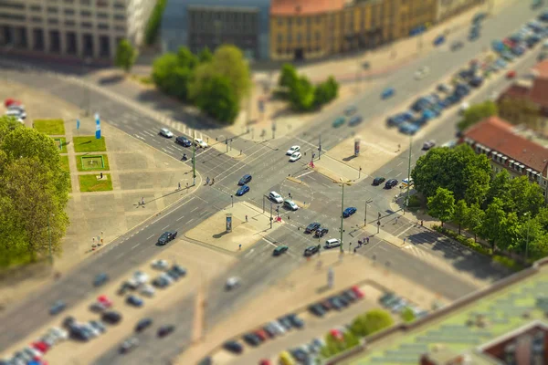 Berlin CIT bir sokakta yol Junction otomobillerin havadan görünümü