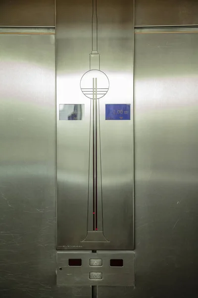 Панель лифта в телебашне Берлина — стоковое фото