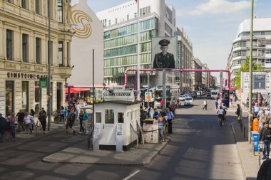 Turistler, Charlie kontrol noktası