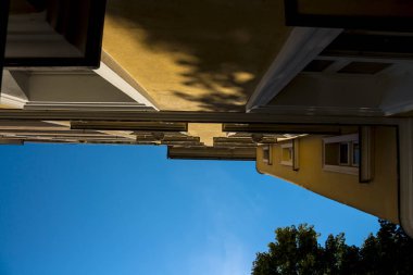 Eski Avrupa apartmanın görünümü aşağıdan